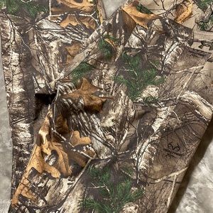 Men’s under armor camo pants size 38/32